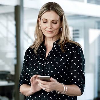 Will cloud be the same after 5G? woman texting in her phone